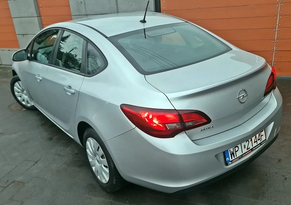 Opel Astra cena 27999 przebieg: 230000, rok produkcji 2016 z Ciechanów małe 191